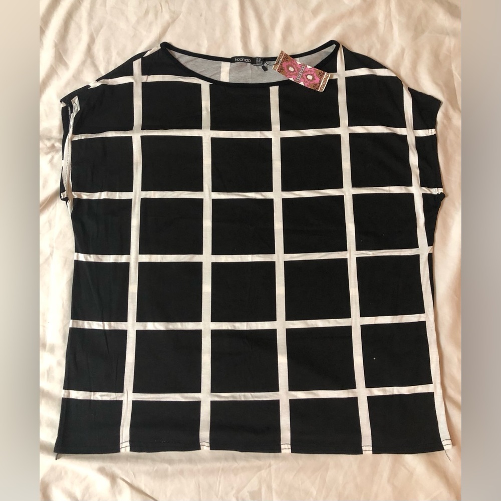 BOOHOO WOMENS  BLACK AND WHITE SIZE: 16